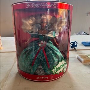 1995 Barbie Holiday Special Edition Doll in Green and Red